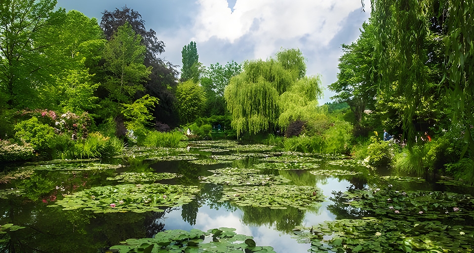 Escape to the Impressionist Paradise of Giverny with Private Taxi Disney Paris