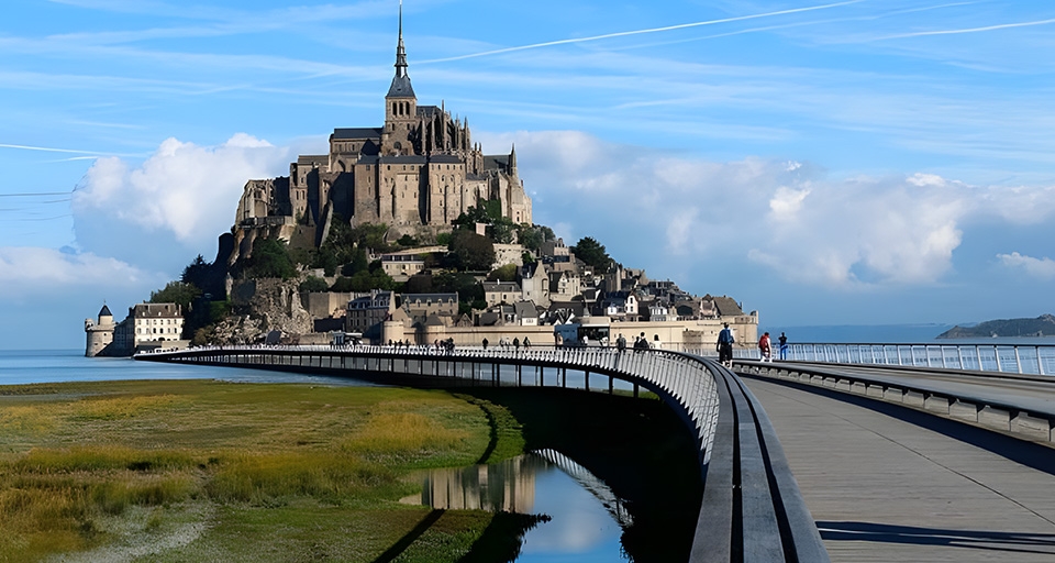 Journey to the Marvel of Mont Saint-Michel: Your Seamless Transfer with Private Taxi Disney Paris